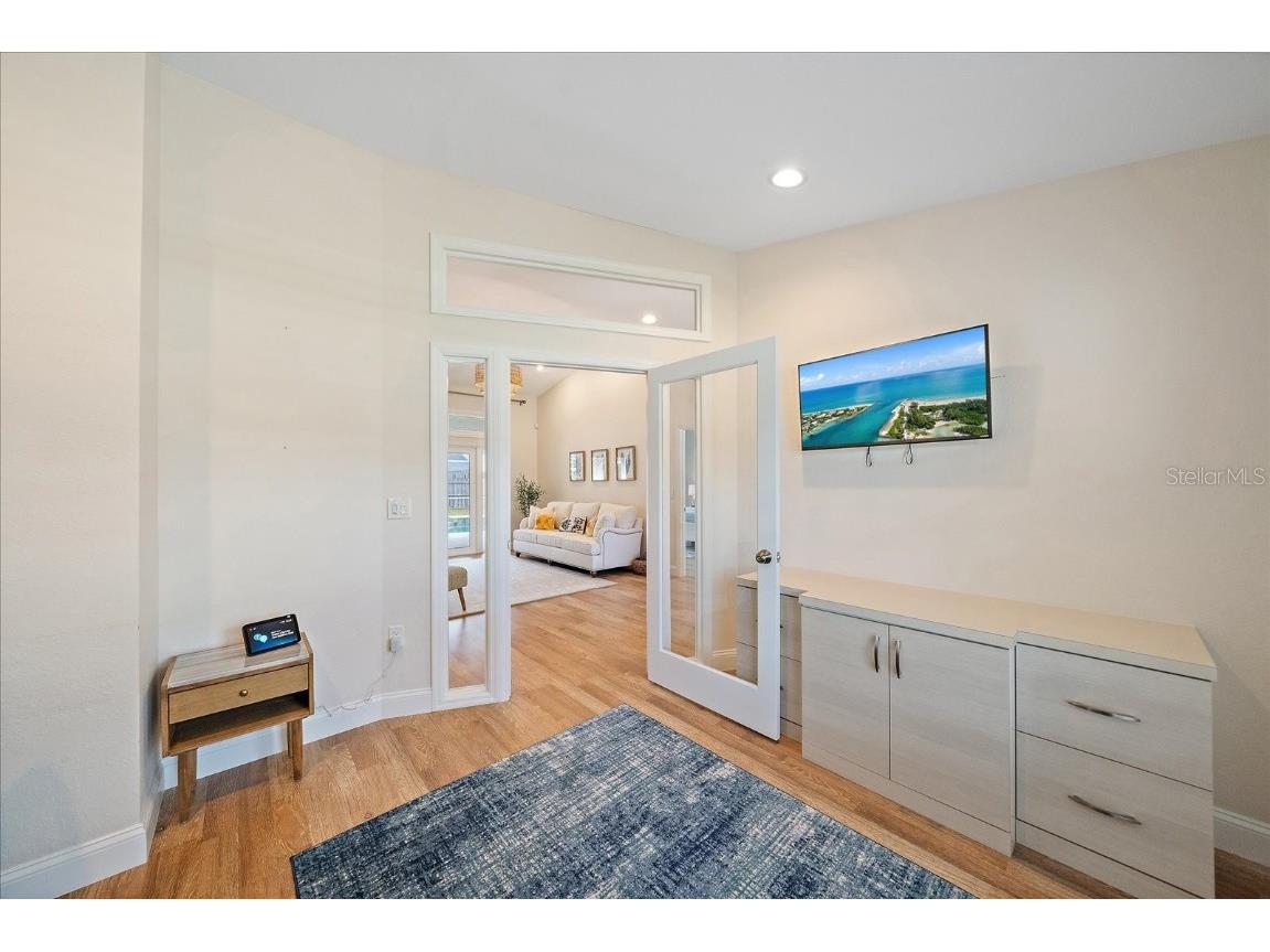 4424 Diamond Circle W Sarasota FL 34233 A4675437 image15