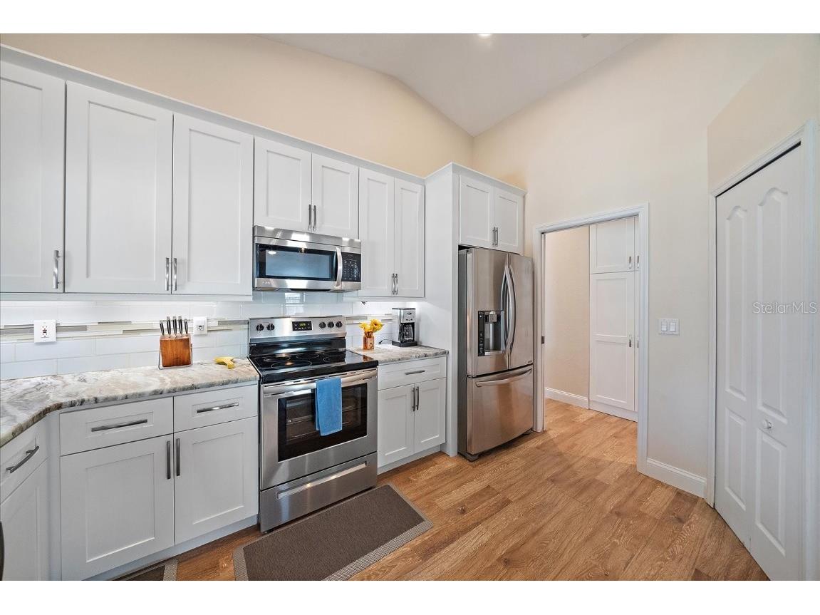 4424 Diamond Circle W Sarasota FL 34233 A4675437 image17