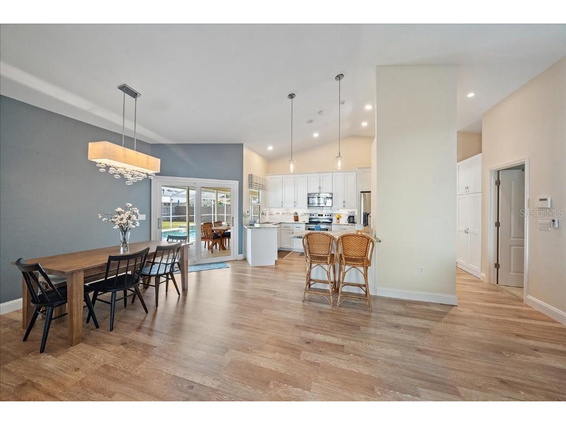 4424 Diamond Circle W Sarasota FL 34233 A4675437 image18