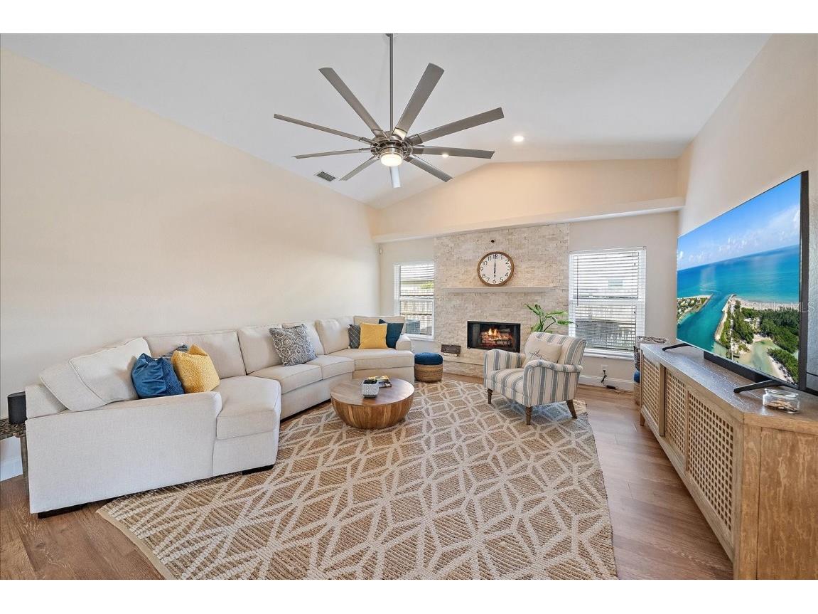 4424 Diamond Circle W Sarasota FL 34233 A4675437 image6