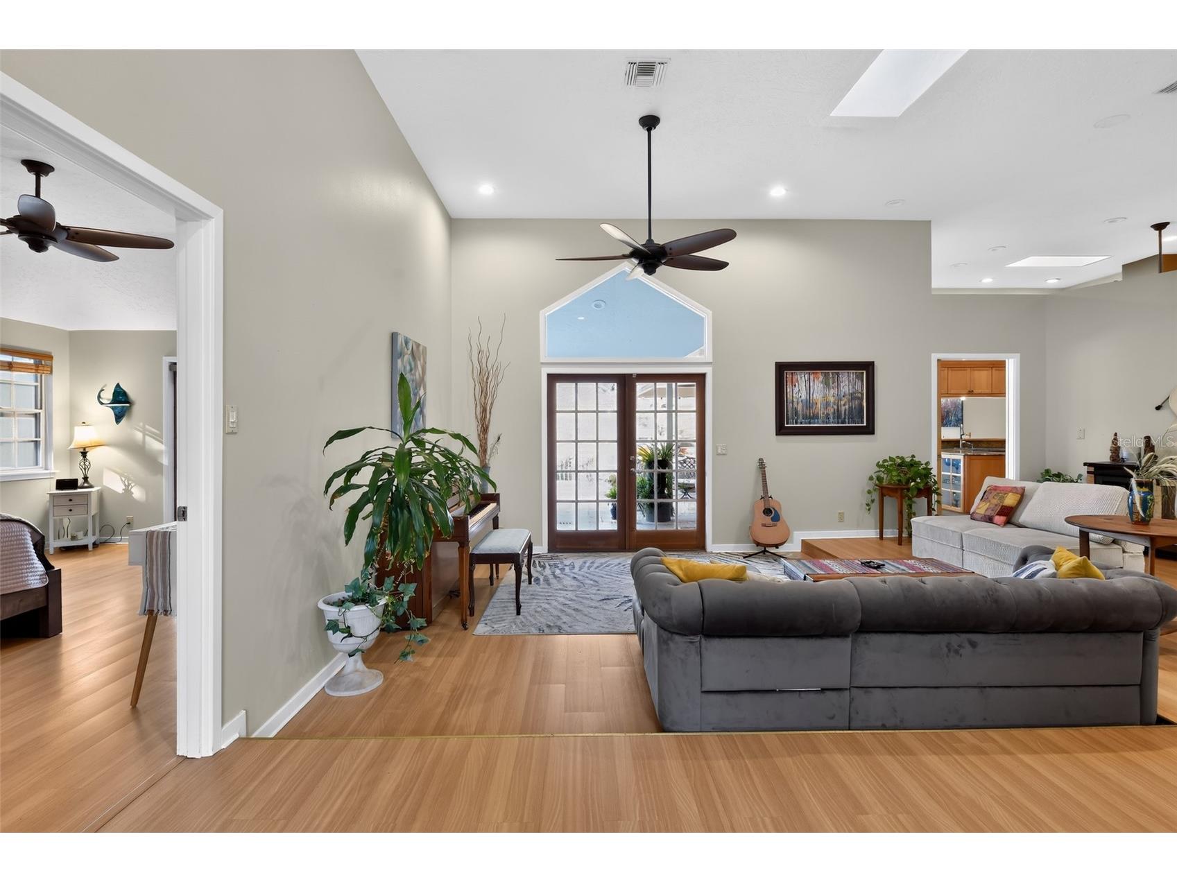 4424 Friar Tuck Lane Sarasota FL 34232 A4698431 image3