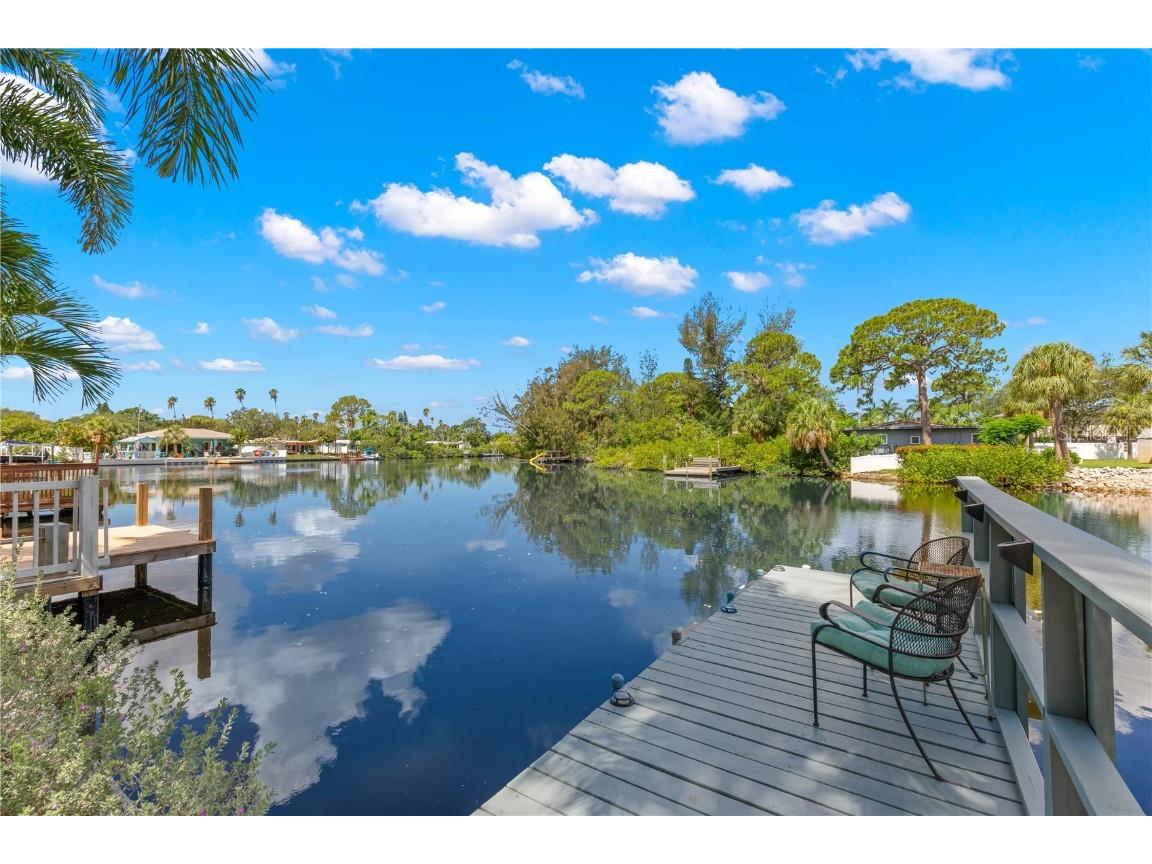 4424 Huntington Street NE Saint Petersburg FL 33703 - BUTTERFLY LAKE U8203856 image1