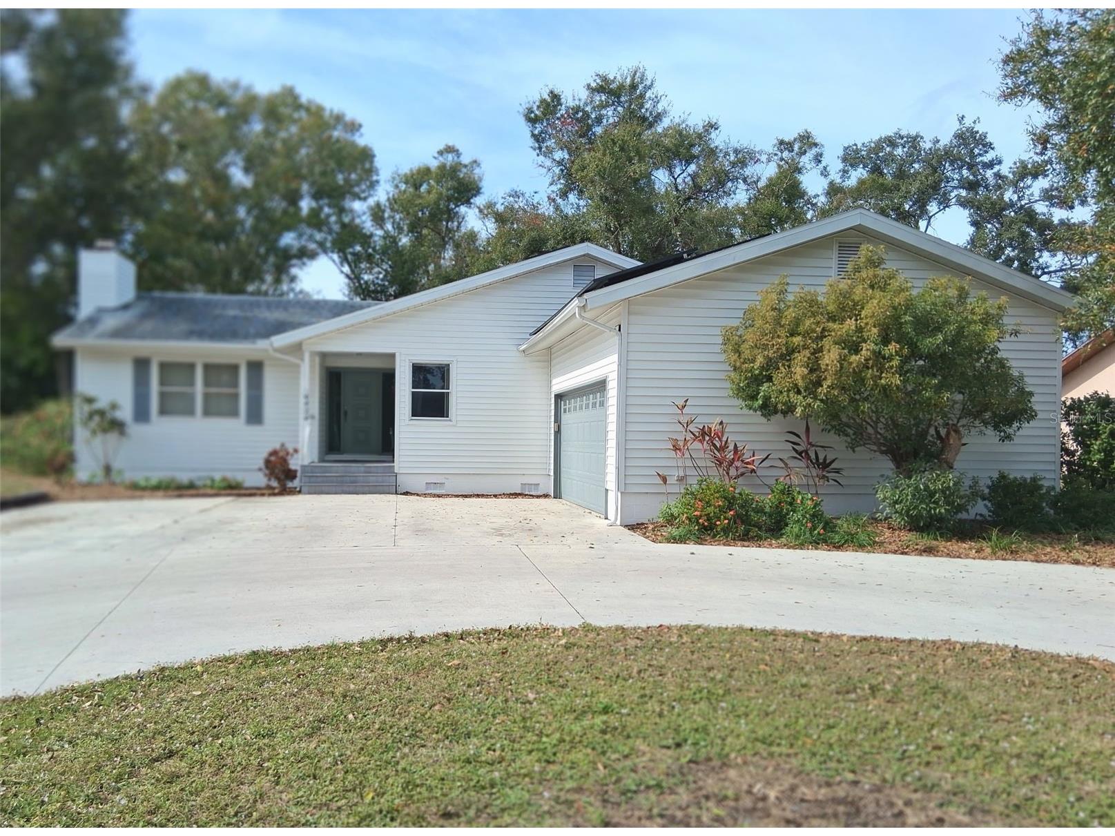 4424 Meadow Creek Circle Sarasota FL 34233 A4666135 image1