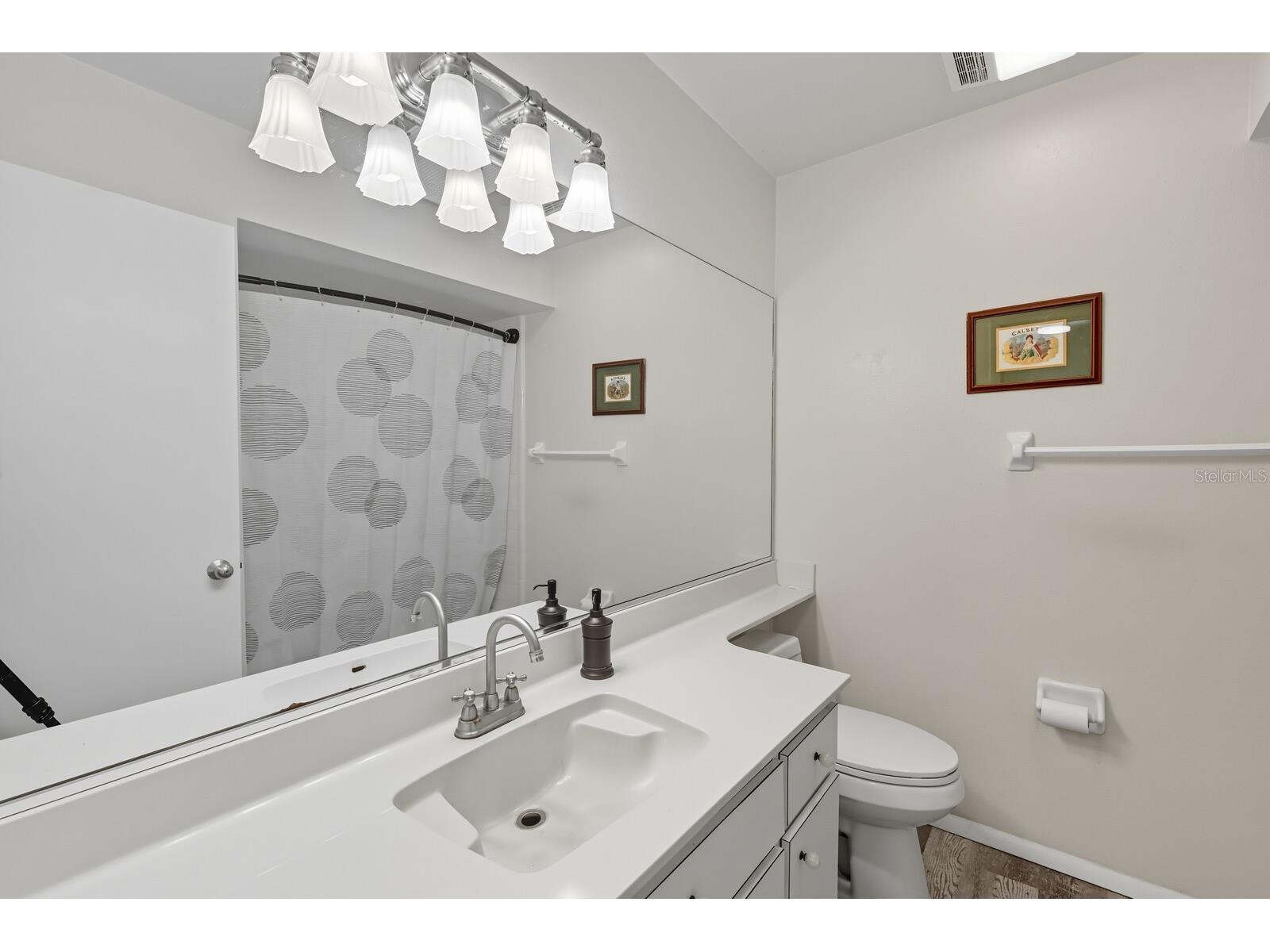 4424 Meadow Creek Circle Sarasota FL 34233 A4666135 image10