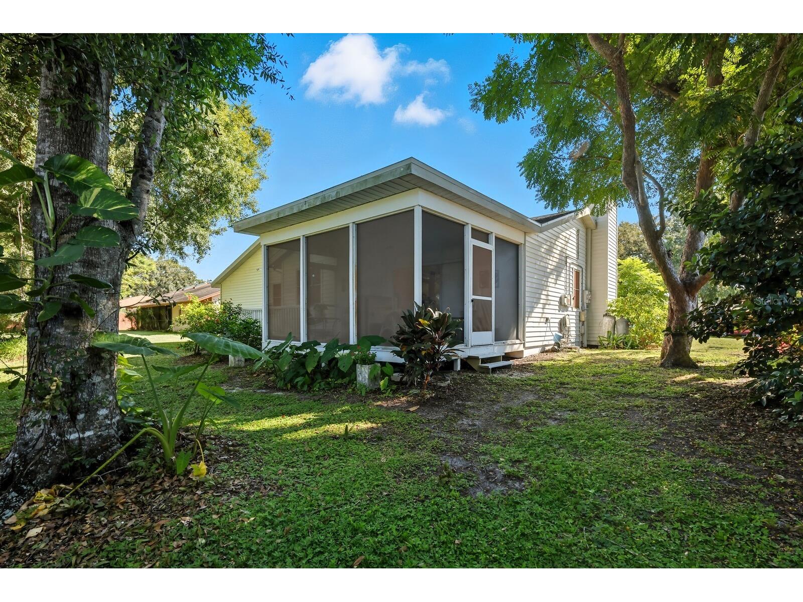 4424 Meadow Creek Circle Sarasota FL 34233 A4666135 image21