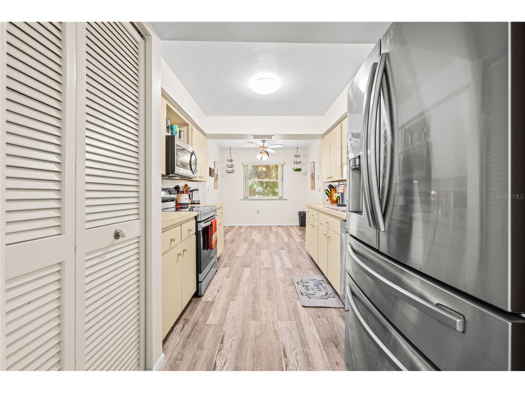 4424 Meadow Creek Circle Sarasota FL 34233 A4693701 image15