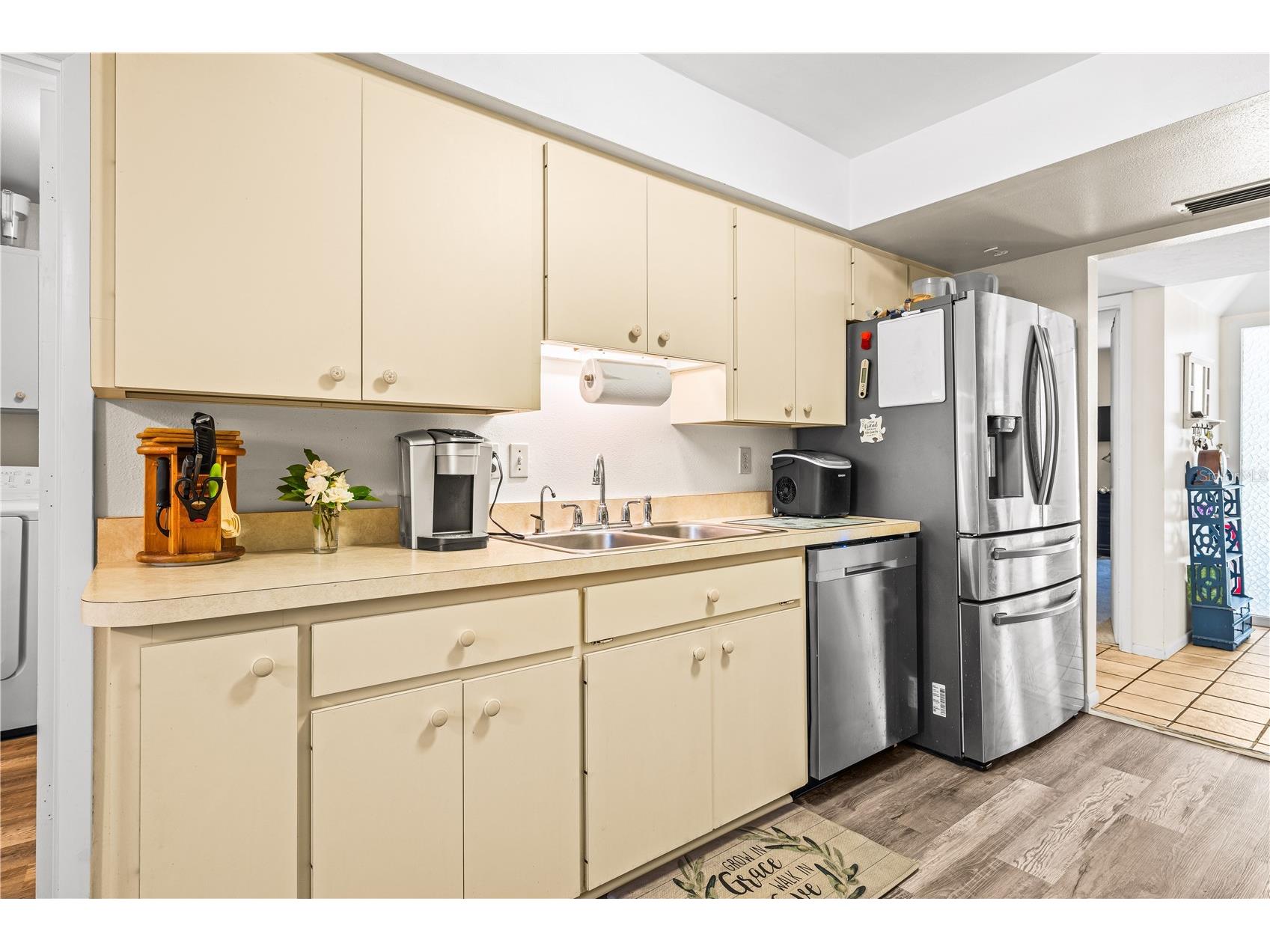 4424 Meadow Creek Circle Sarasota FL 34233 A4693701 image17