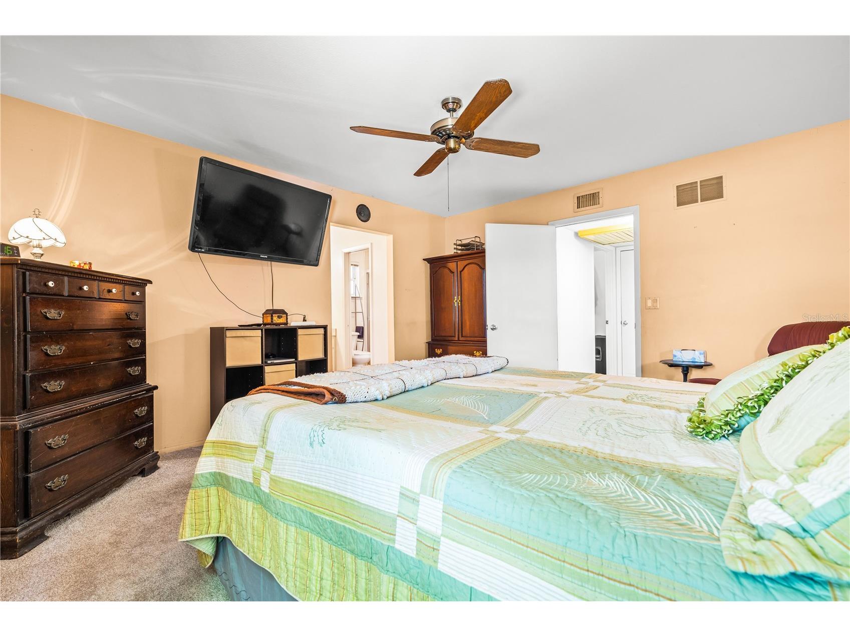 4424 Meadow Creek Circle Sarasota FL 34233 A4693701 image22
