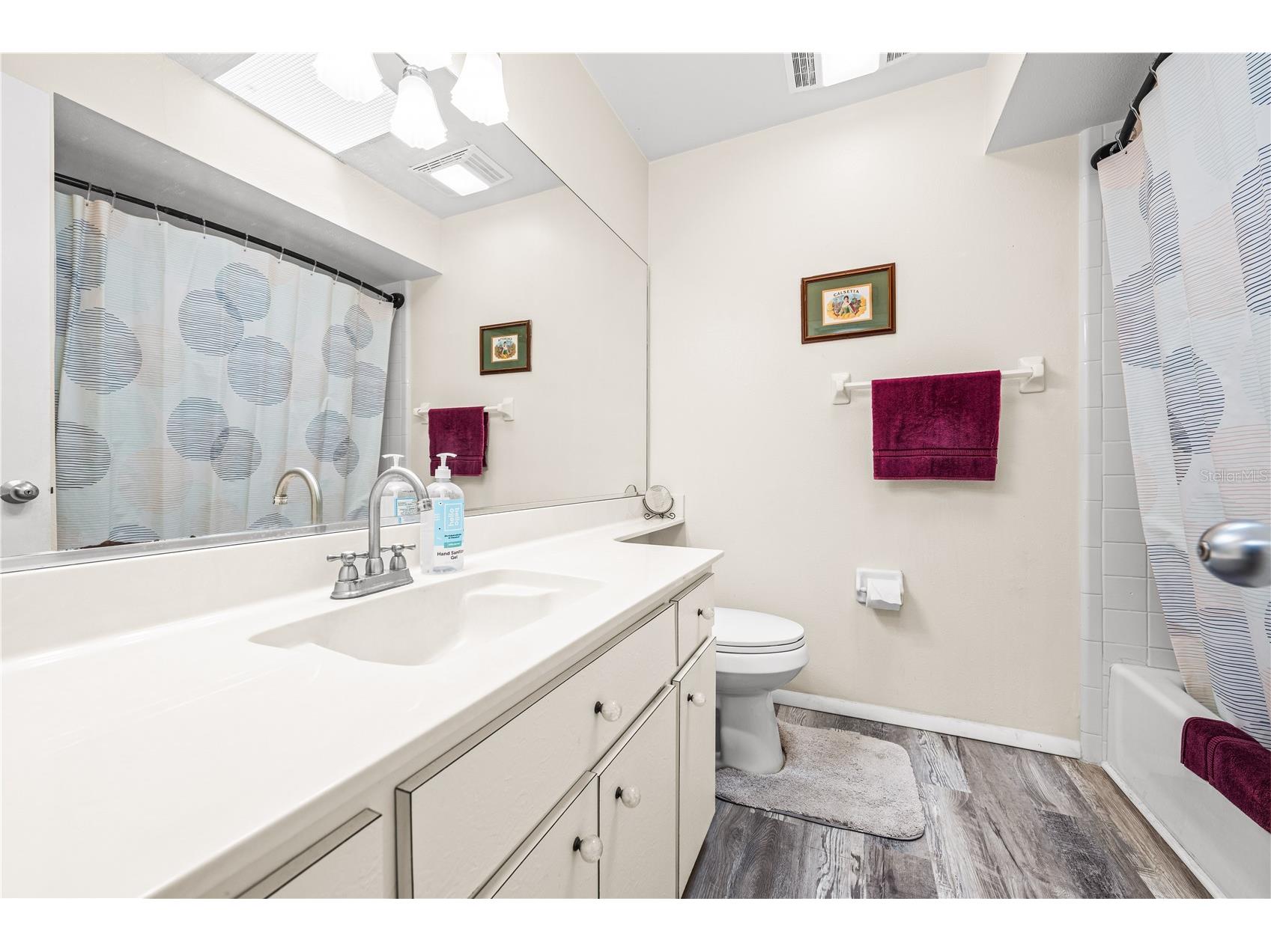 4424 Meadow Creek Circle Sarasota FL 34233 A4693701 image27