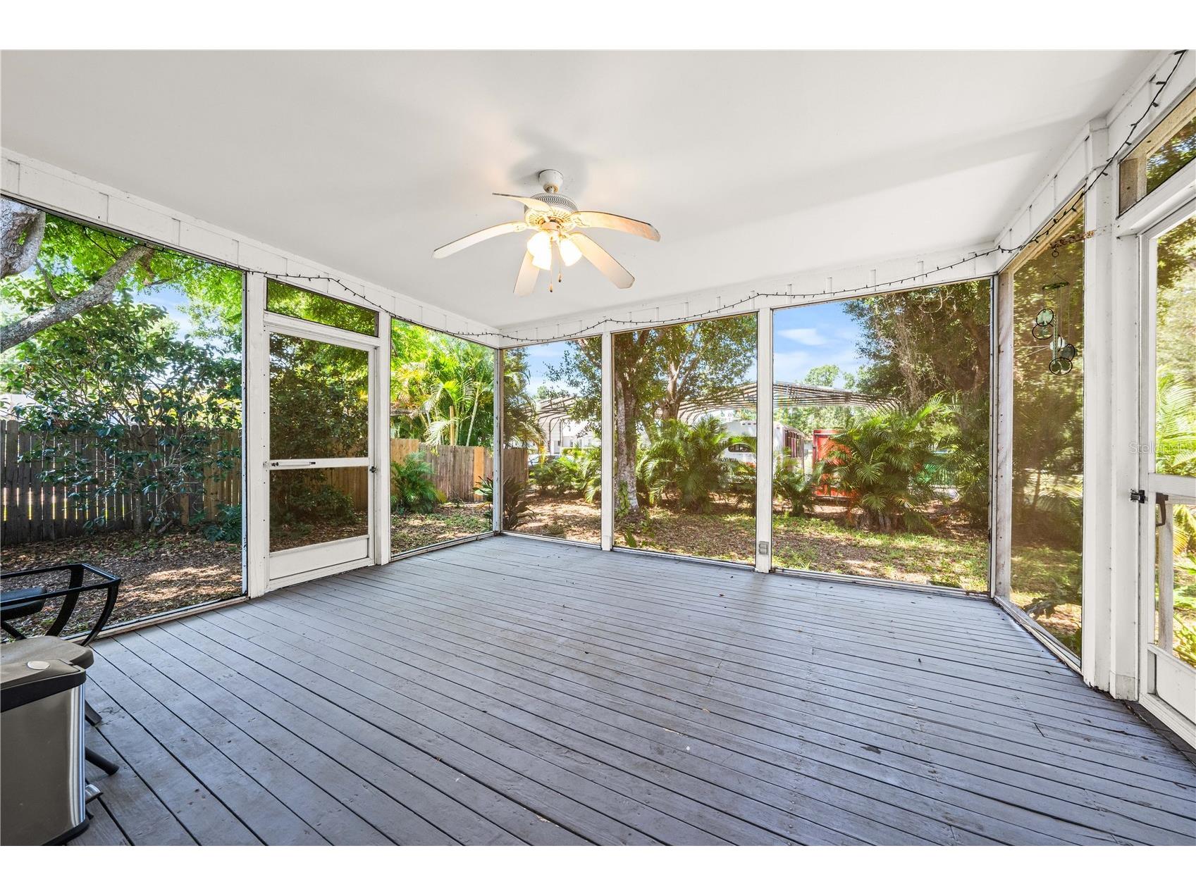 4424 Meadow Creek Circle Sarasota FL 34233 A4693701 image31