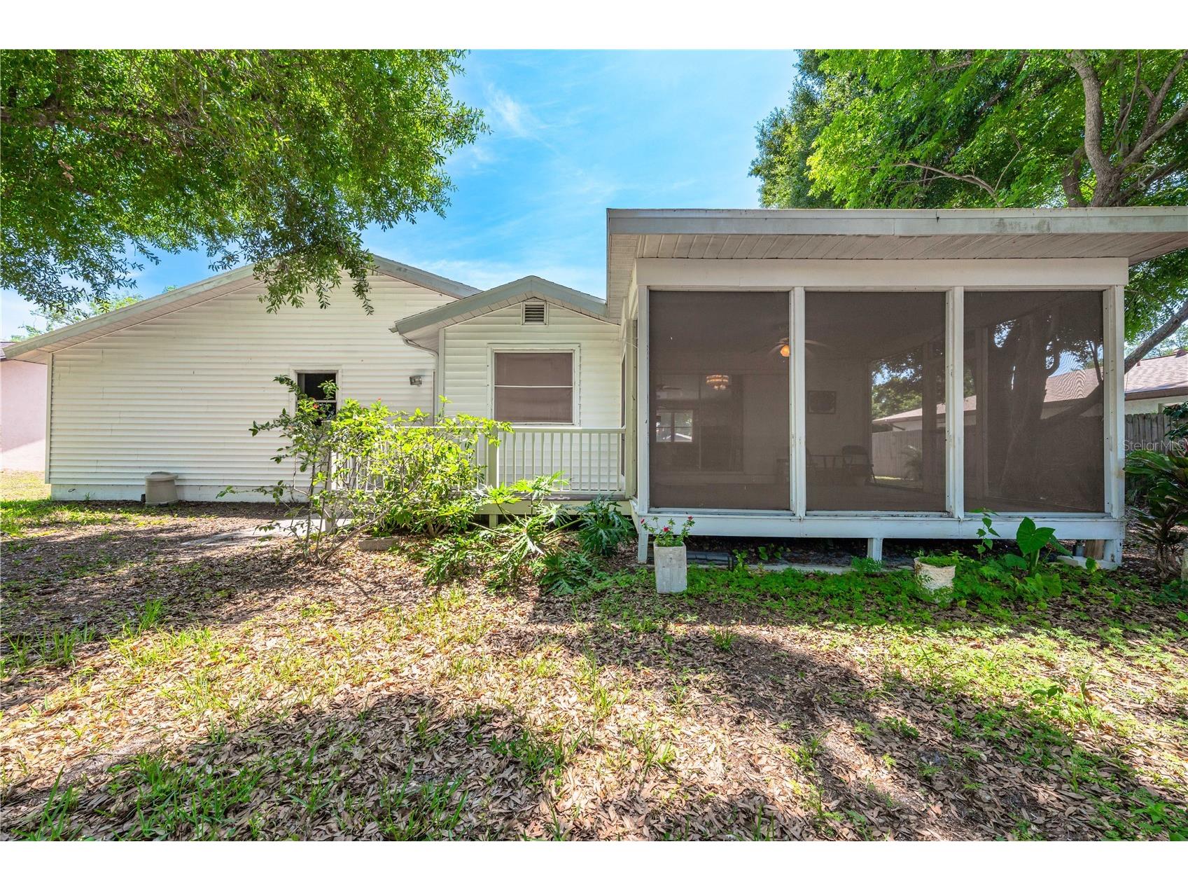 4424 Meadow Creek Circle Sarasota FL 34233 A4693701 image36
