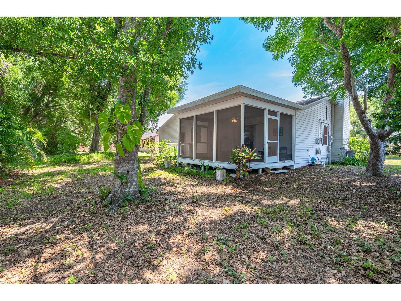 4424 Meadow Creek Circle Sarasota FL 34233 A4693701 image37
