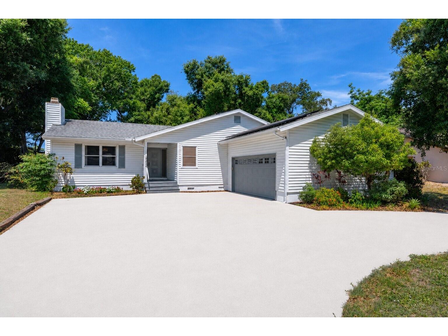4424 Meadow Creek Circle Sarasota FL 34233 A4693701 image5