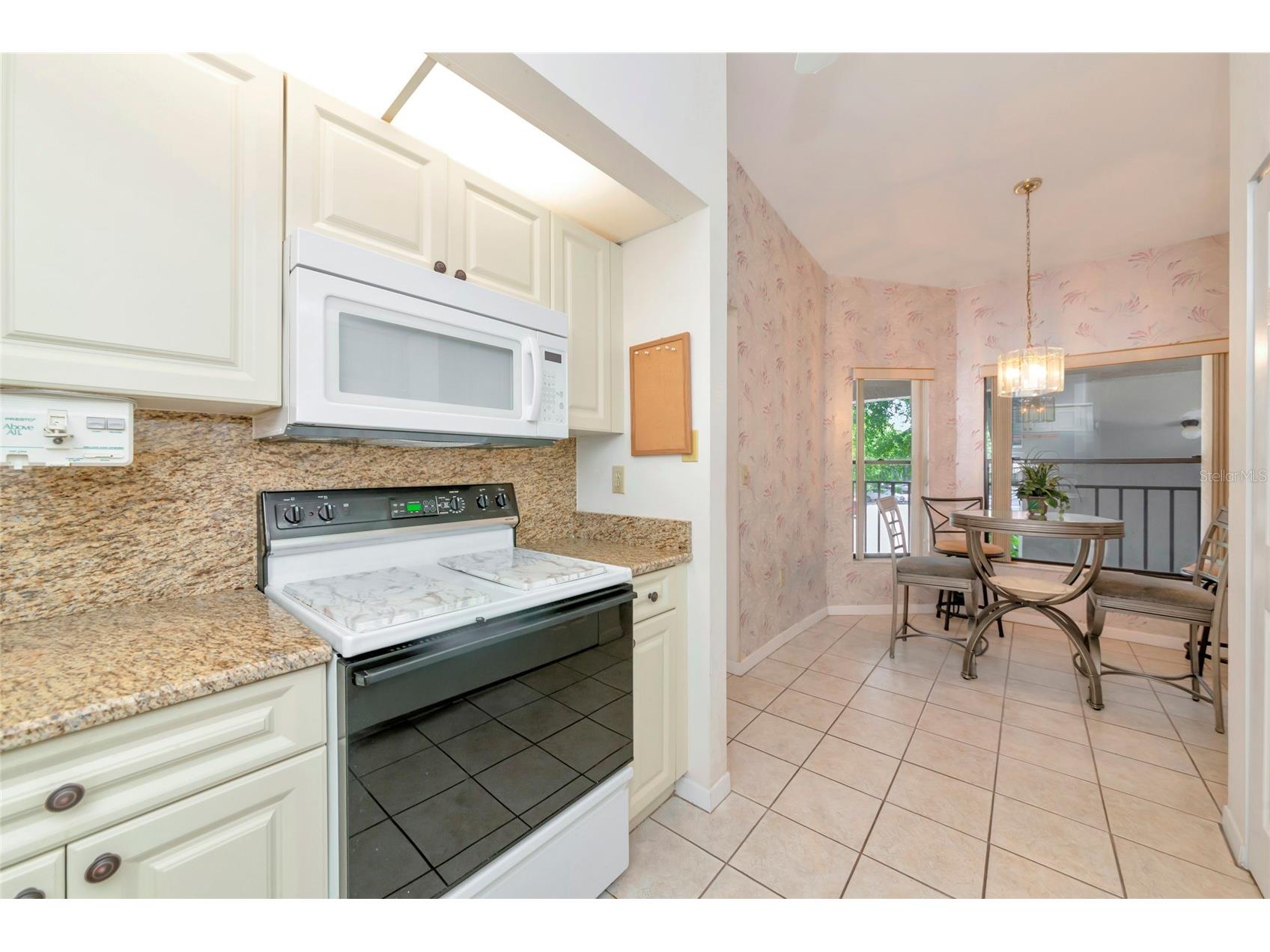 4425 45th Avenue W #202 Bradenton FL 34210 A4689682 image7