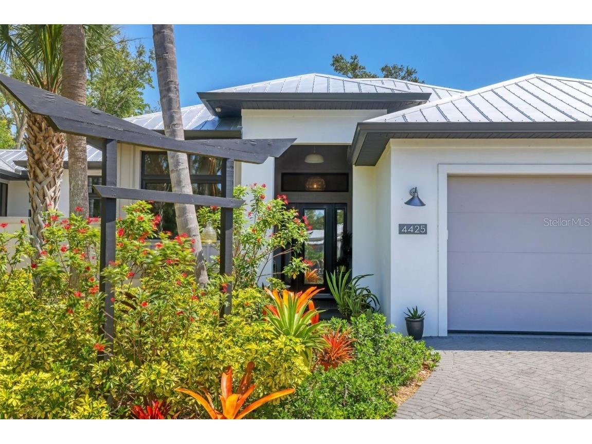 4425 Lords Drive Sarasota FL 34231 A4653524 image1