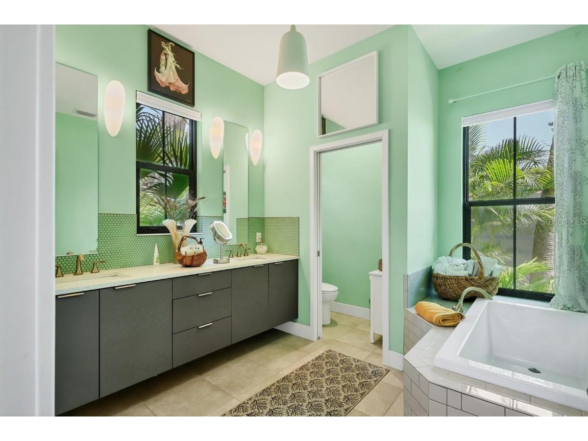 4425 Lords Drive Sarasota FL 34231 A4653524 image22