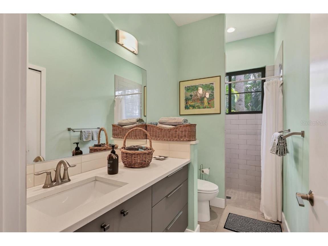 4425 Lords Drive Sarasota FL 34231 A4653524 image25