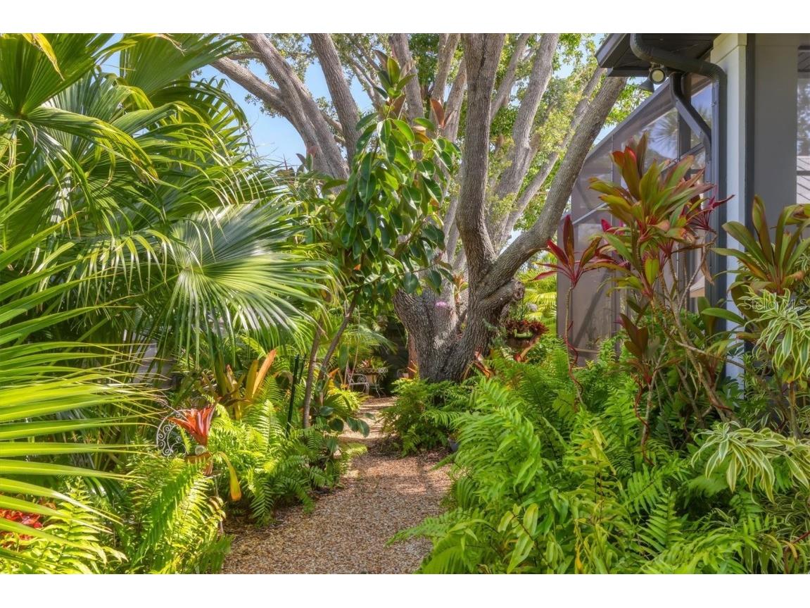 4425 Lords Drive Sarasota FL 34231 A4653524 image6