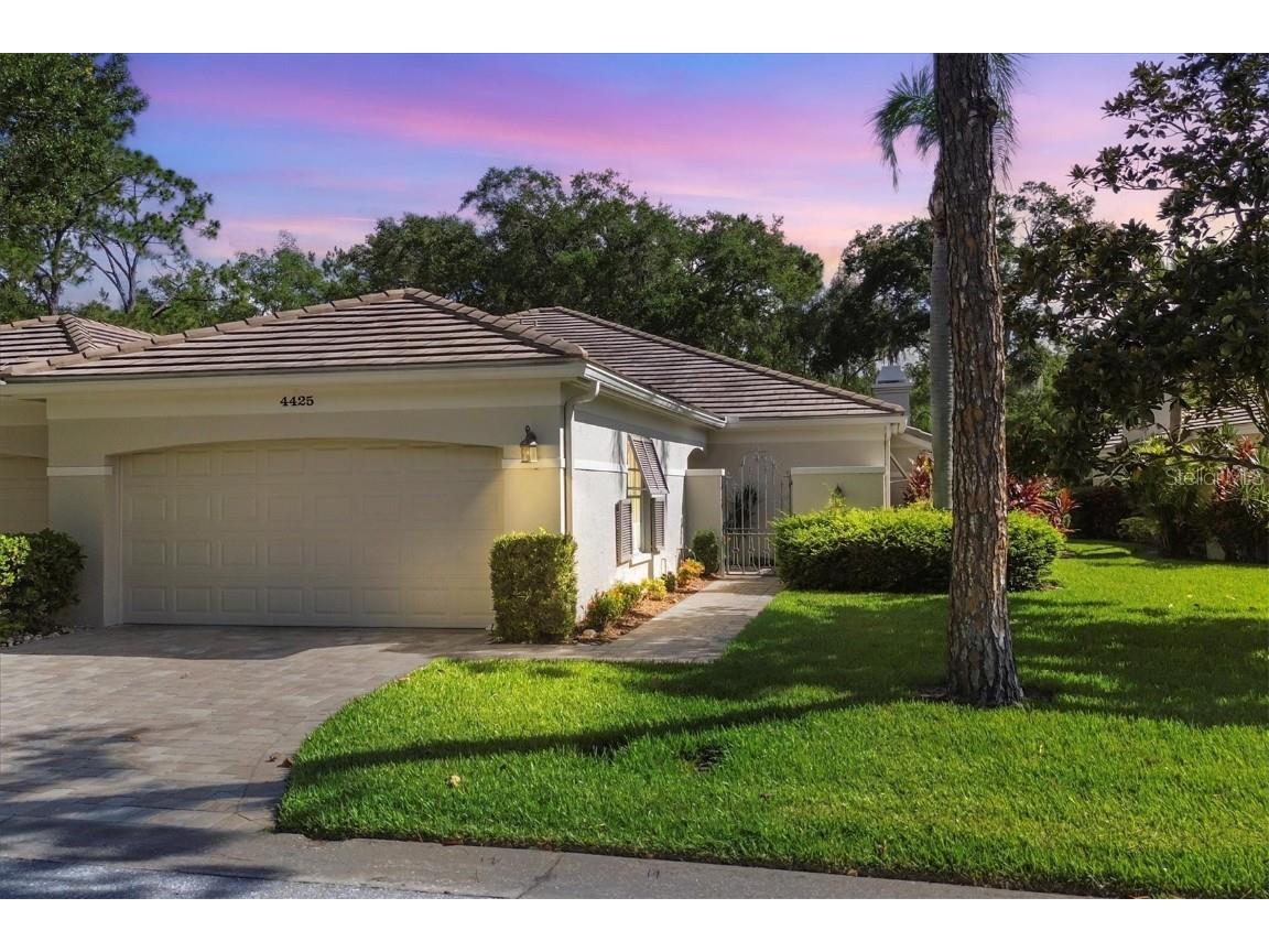 4425 Oakley Greene #7 Sarasota FL 34235 A4613898 image1