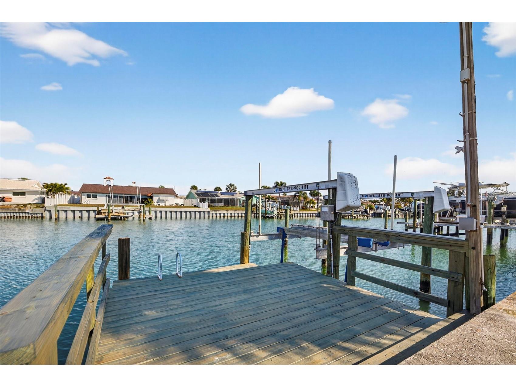 4426 43rd Street S Saint Petersburg FL 33711 - CANAL TO BOCA CIEGA BAY TB8475980 image3