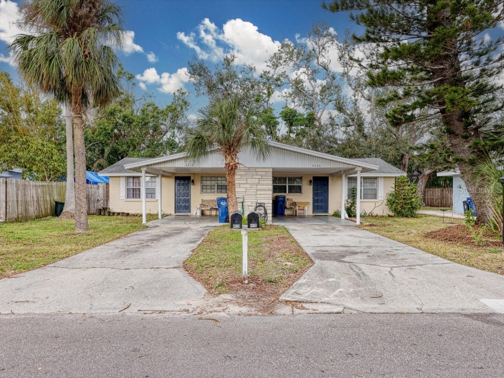 4426-4428 87th Street Court W Bradenton FL 34210 A4641968 image1