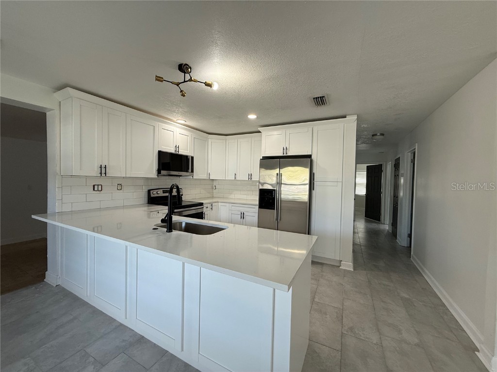 4426 W Bay Court Avenue Tampa FL 33611 TB8456896 image2