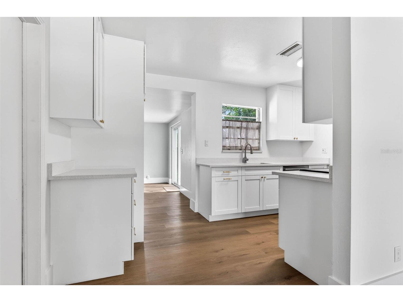 4426 W Wyoming Avenue Tampa FL 33616 O6412104 image10
