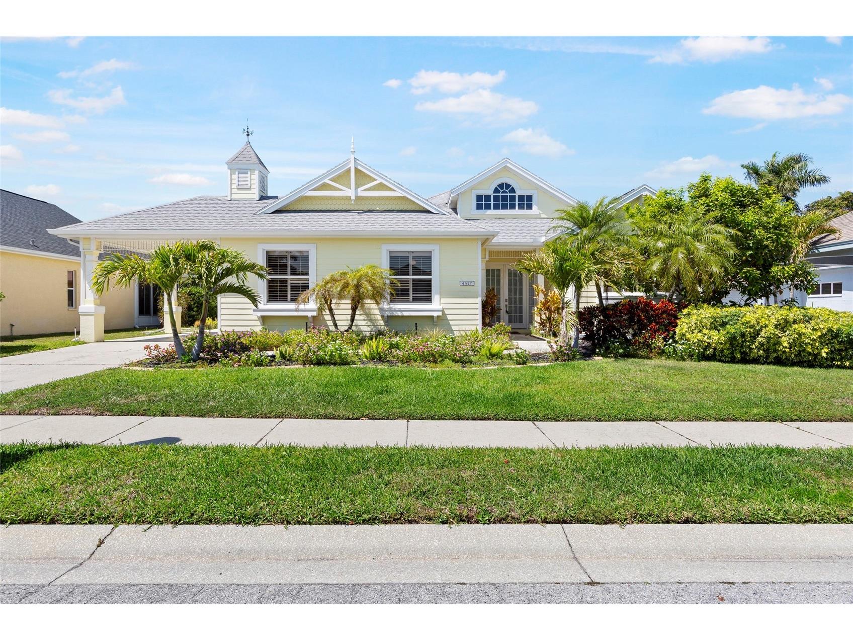 4427 Shark Drive Bradenton FL 34208 - MANATEE RIVER A4686610 image1