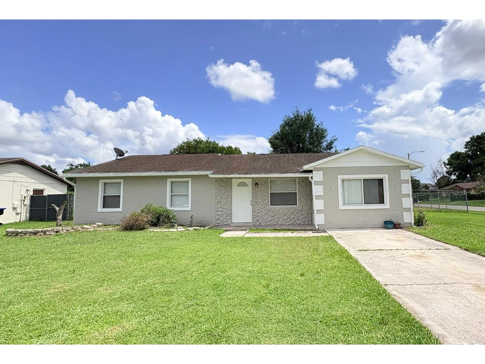 4428 Carousel Road Orlando FL 32808 O6421224 image1