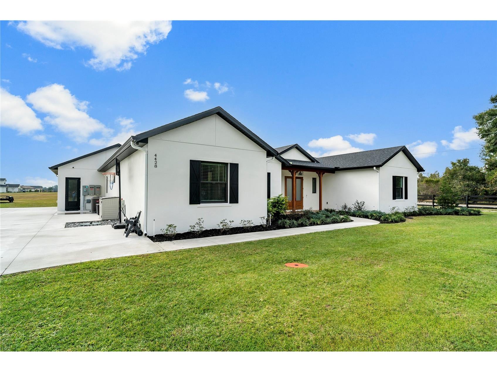 4428 E Shirley Shores Road Tavares FL 32778 - LAKE DORA O6372291 image2