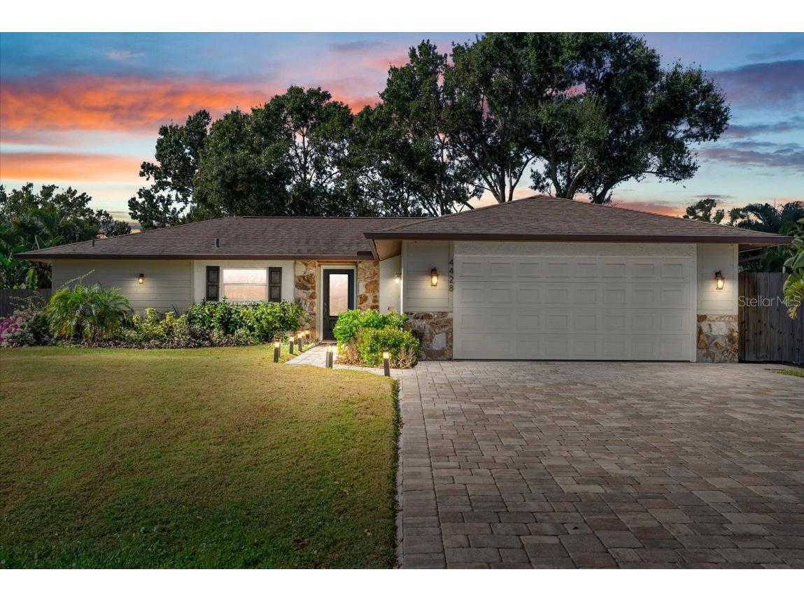 4428 Meadow Creek Circle Sarasota FL 34233 A4672507 image1
