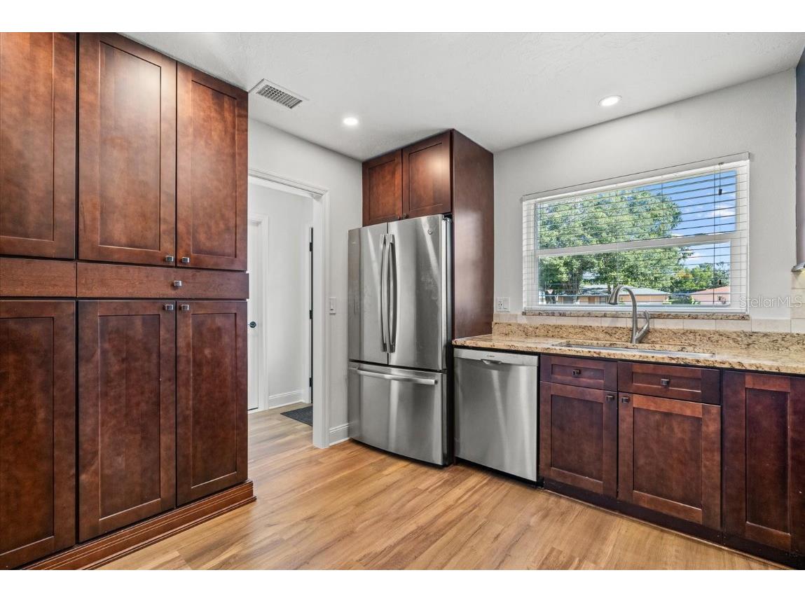 4428 Meadow Creek Circle Sarasota FL 34233 A4672507 image12