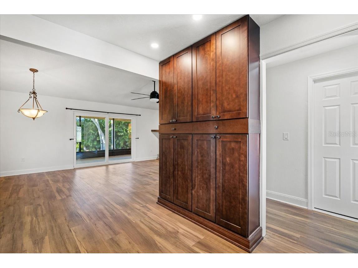 4428 Meadow Creek Circle Sarasota FL 34233 A4672507 image13