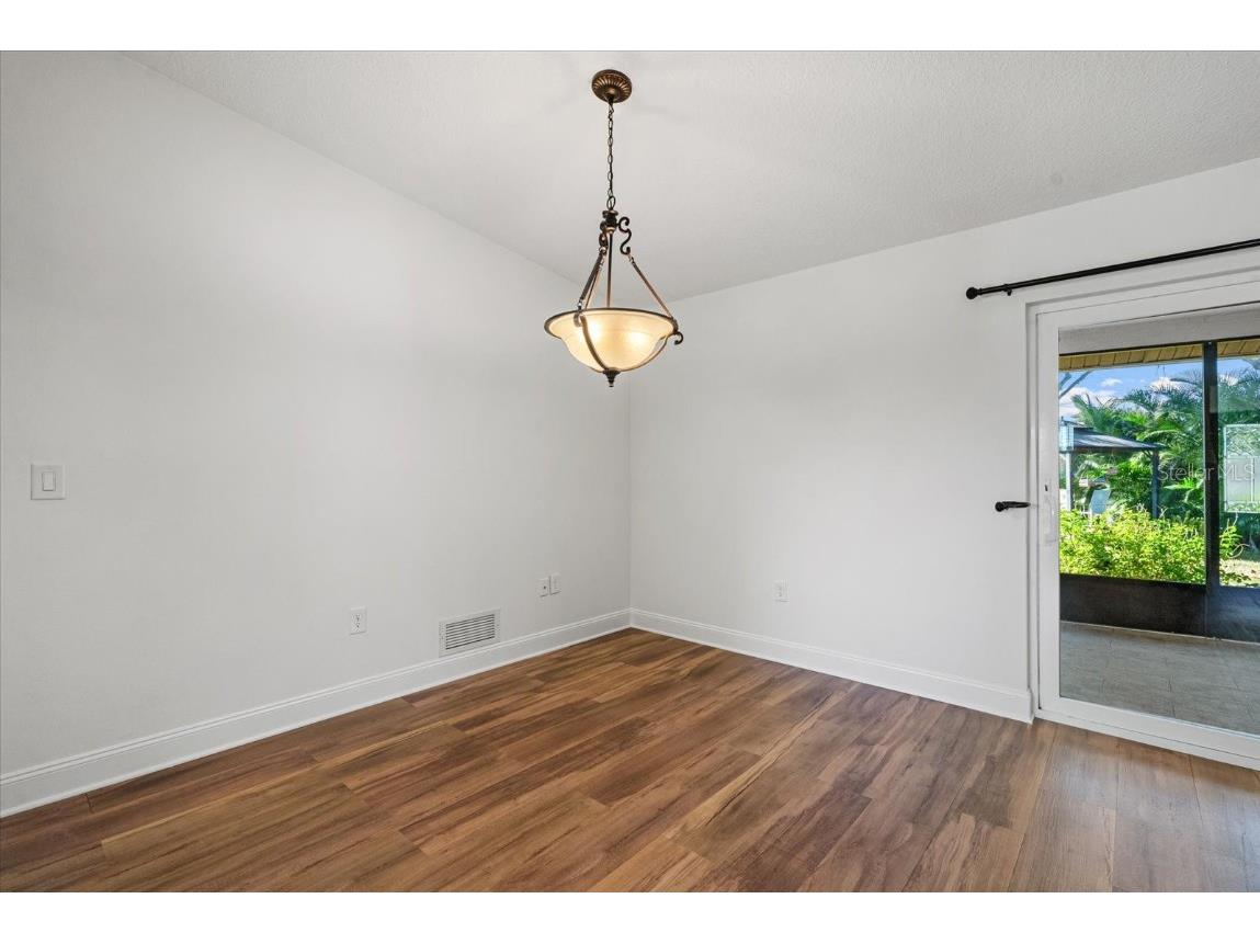 4428 Meadow Creek Circle Sarasota FL 34233 A4672507 image14