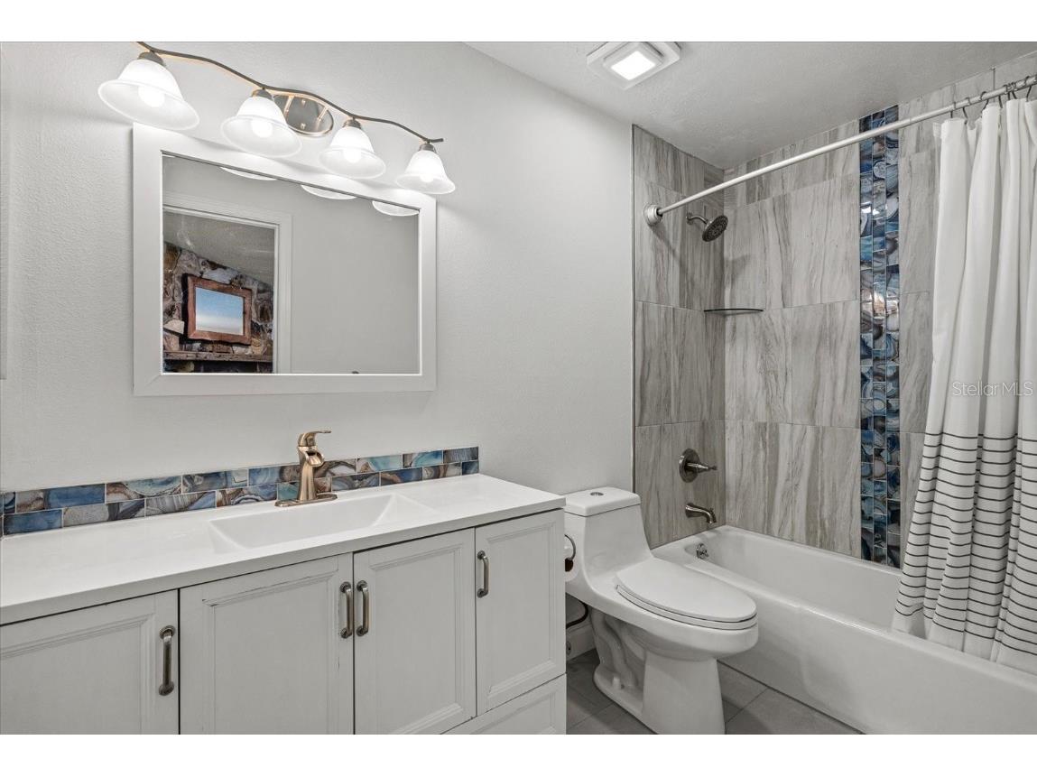 4428 Meadow Creek Circle Sarasota FL 34233 A4672507 image23