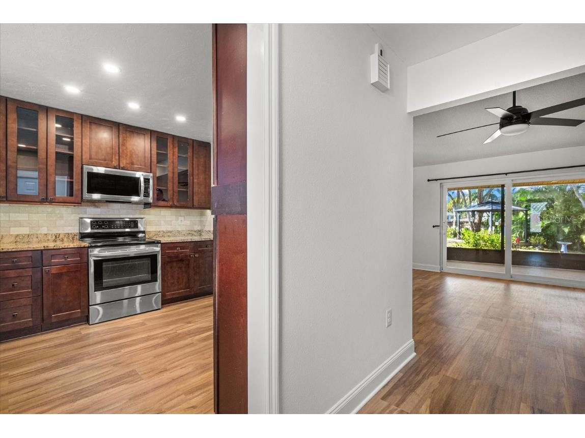 4428 Meadow Creek Circle Sarasota FL 34233 A4672507 image5