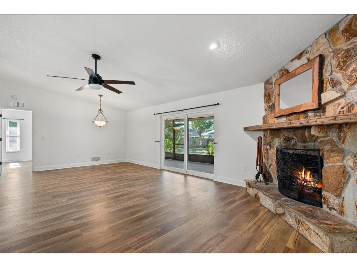 4428 Meadow Creek Circle Sarasota FL 34233 A4672507 image9