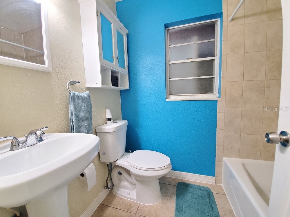 4428 W Varn Avenue Tampa FL 33616 TB8409469 image10