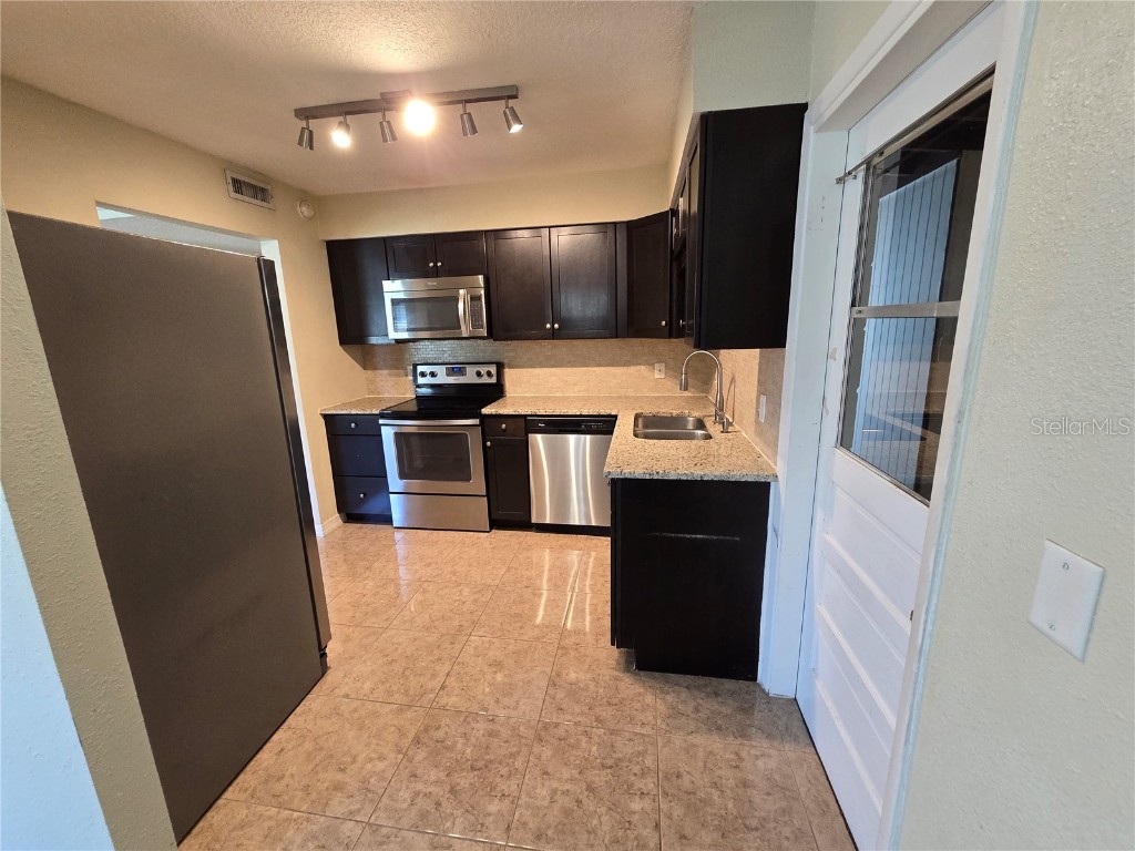 4428 W Varn Avenue Tampa FL 33616 TB8409469 image3