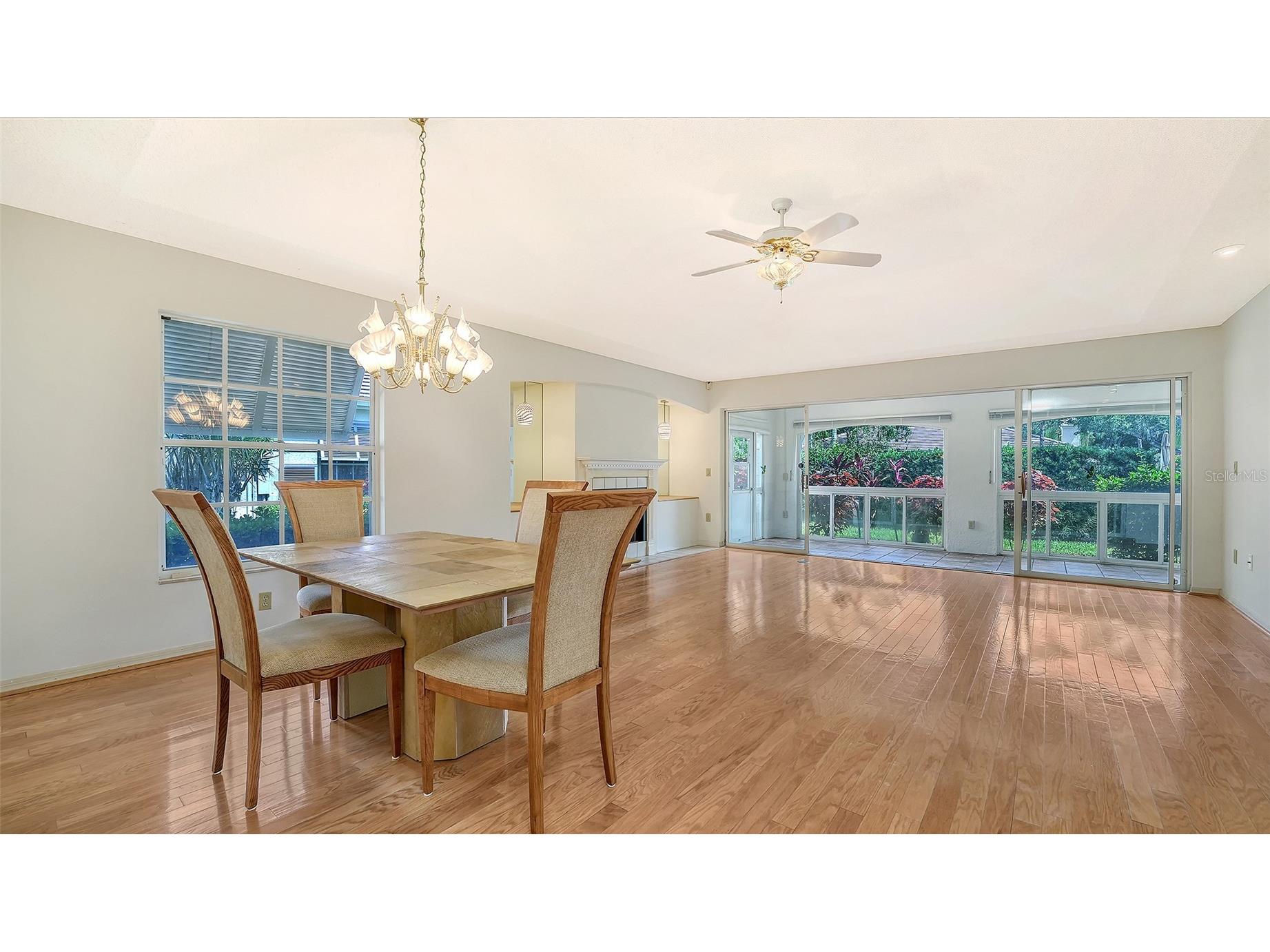 4429 Oakley Greene #6 Sarasota FL 34235 A4694535 image2