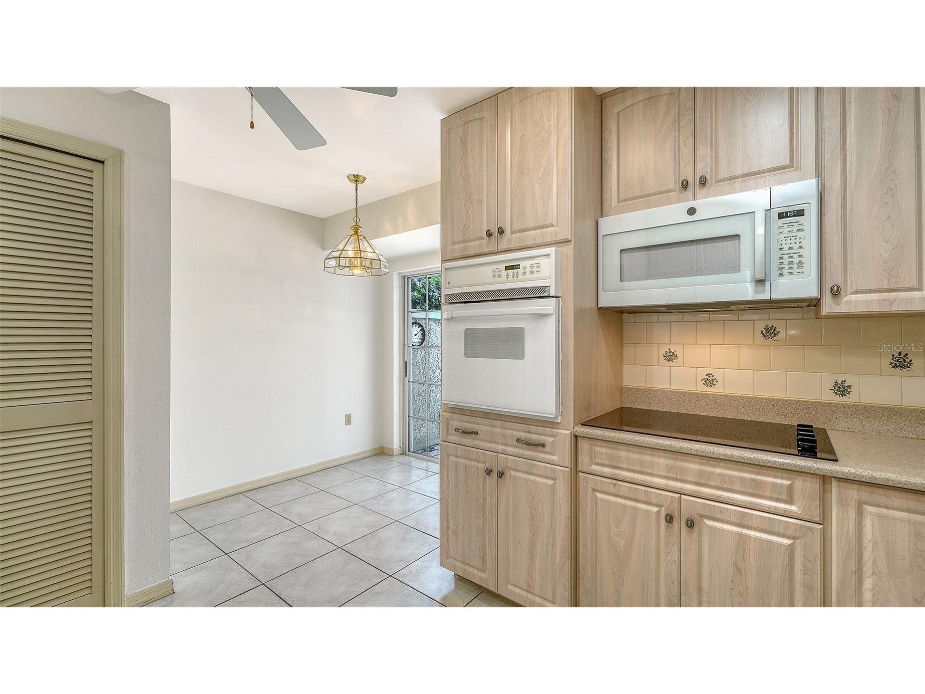 4429 Oakley Greene #6 Sarasota FL 34235 A4694535 image7