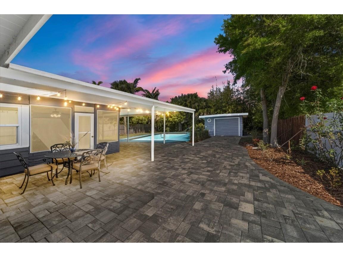 443 Sapphire Drive Sarasota FL 34234 A4601152 image1