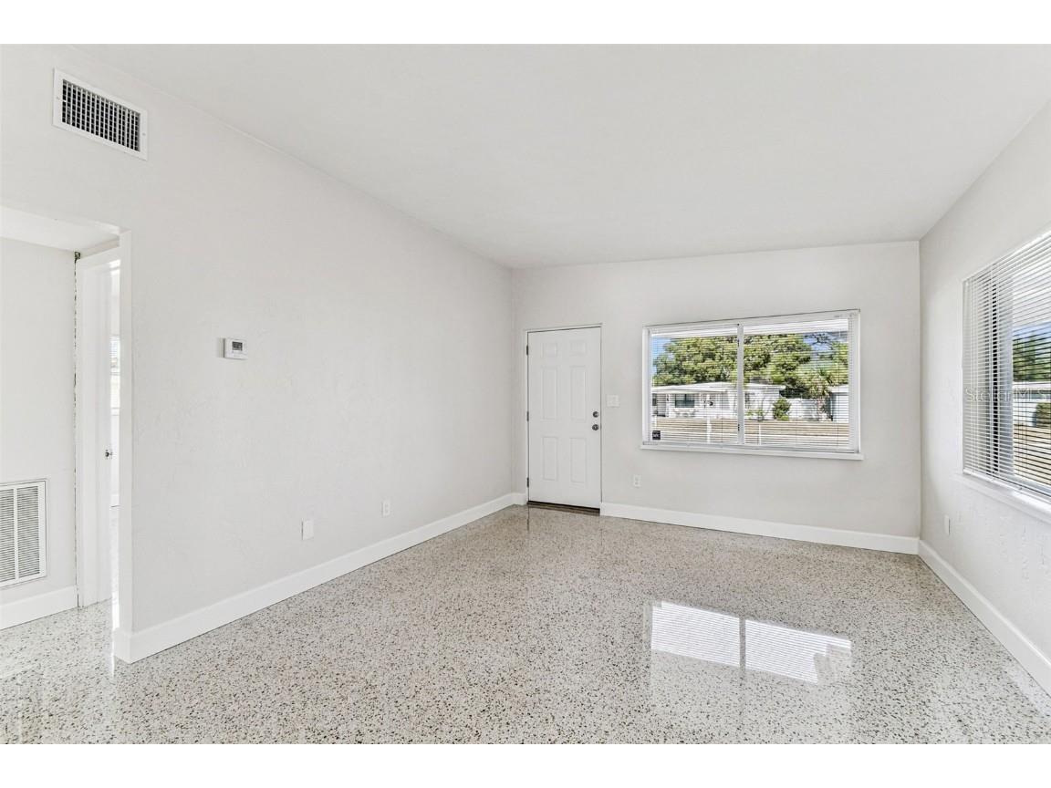 4430 13th Avenue N Saint Petersburg FL 33713 TB8454466 image10