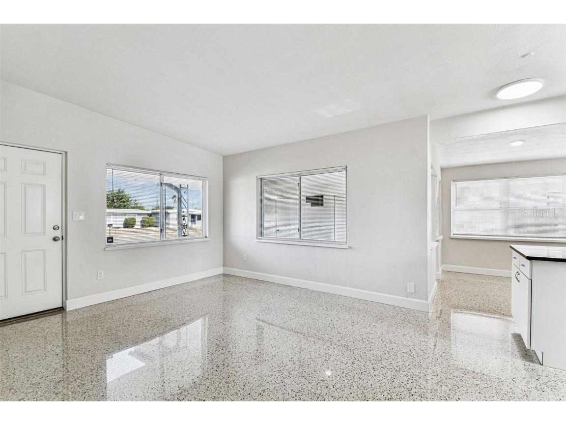 4430 13th Avenue N Saint Petersburg FL 33713 TB8454466 image9