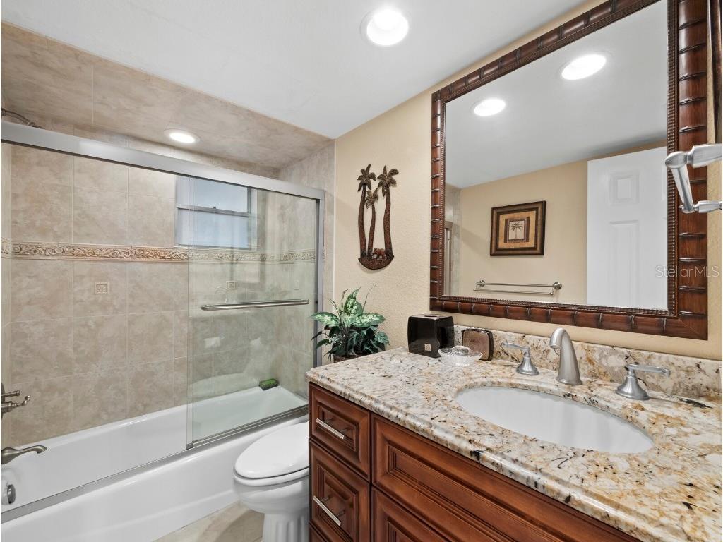 4430 Exeter Drive #M108 Longboat Key FL 34228 A4676513 image19