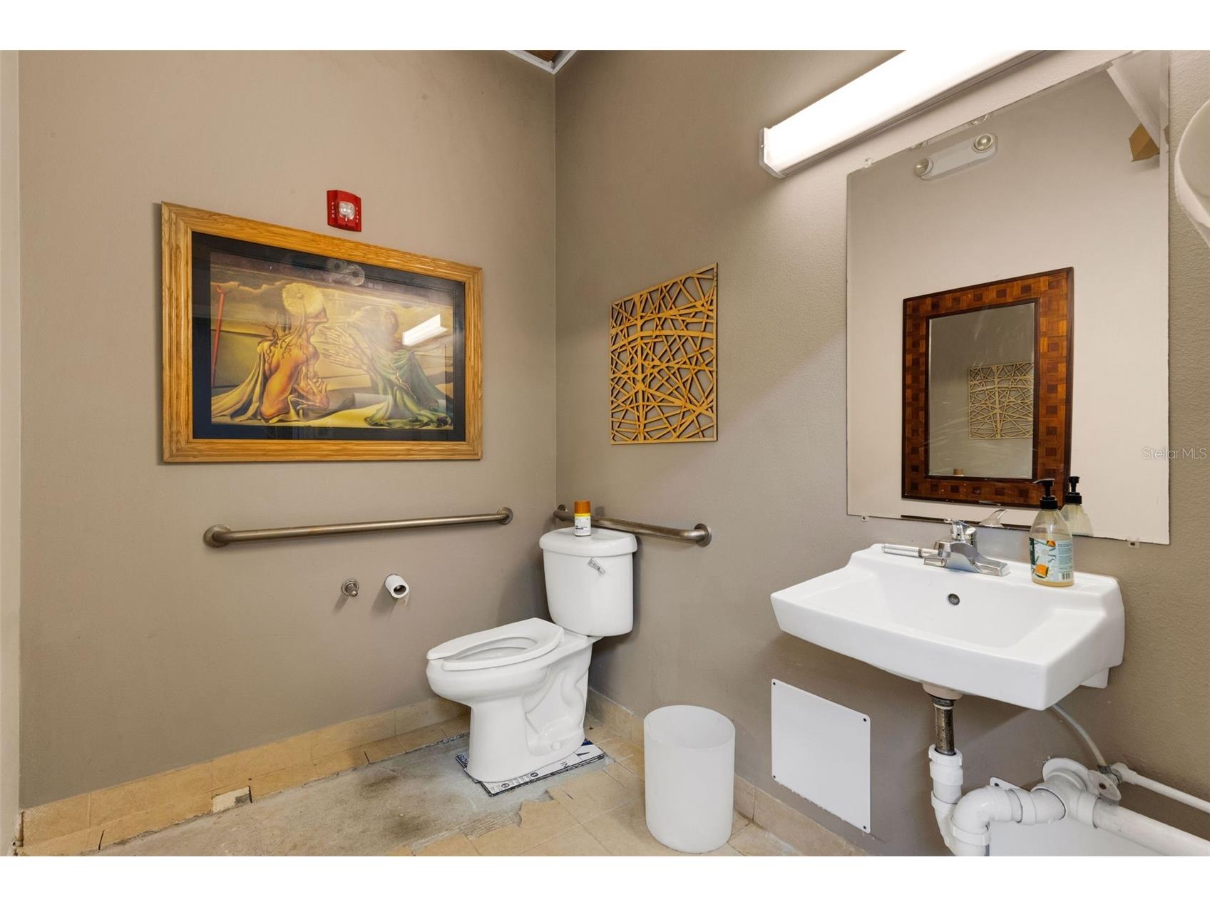 4430 Mcashton Street #201 Sarasota FL 34233 A4682089 image16
