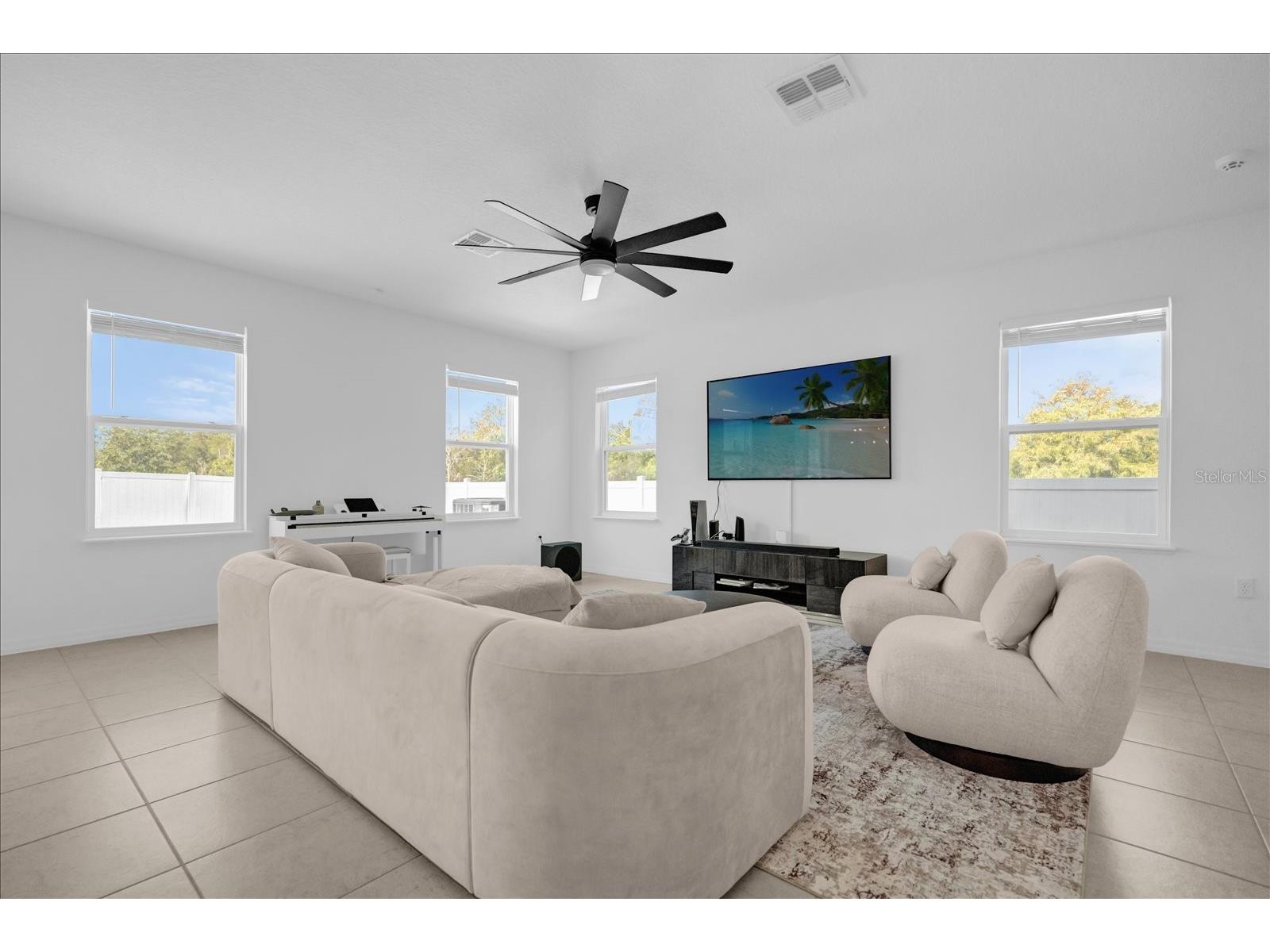 4432 Desert Rose Avenue Kissimmee FL 34746 O6402731 image2