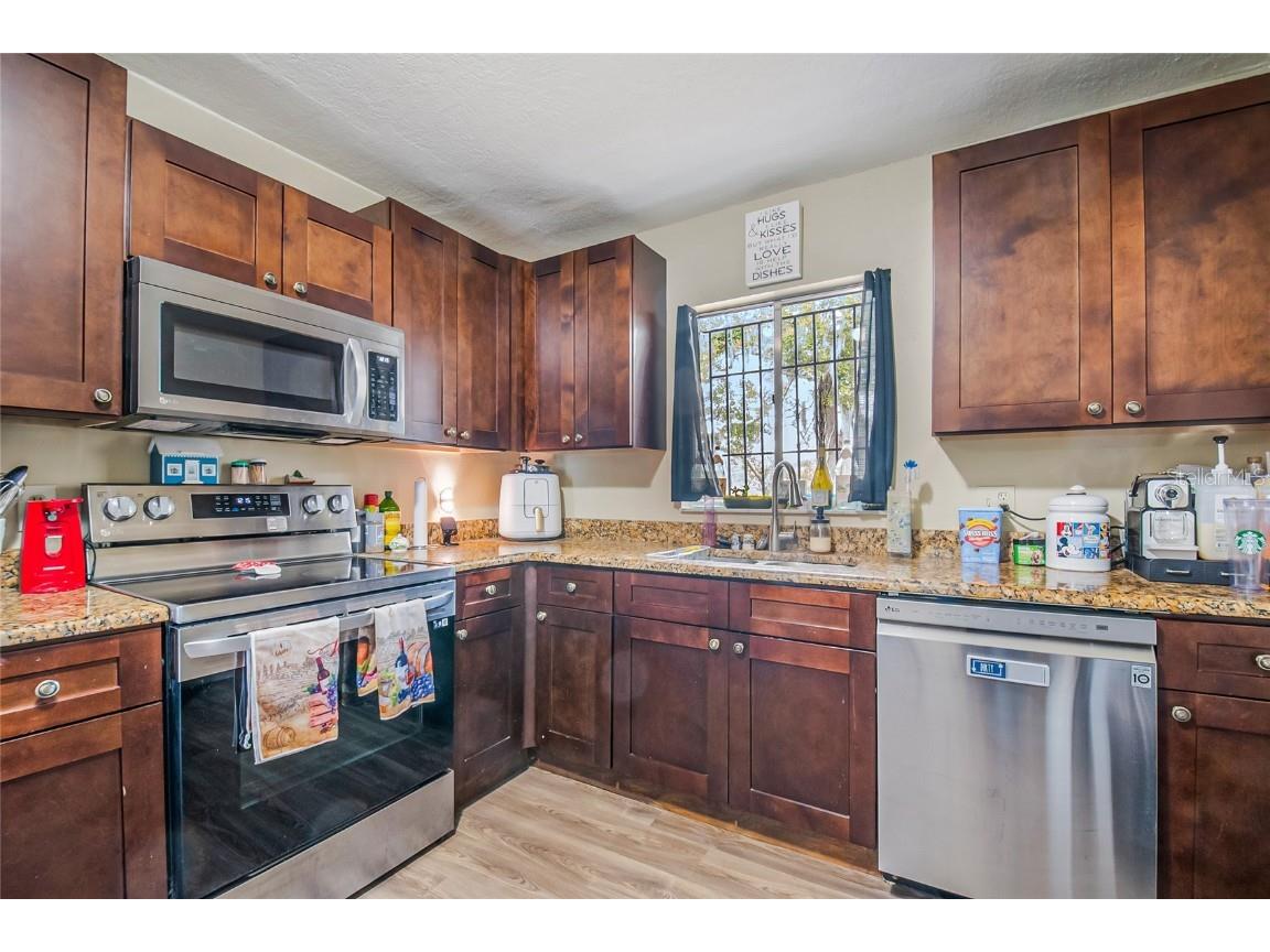 4432 Watch Hill Road Orlando FL 32808 - KRISTY LAKE O6371201 image15