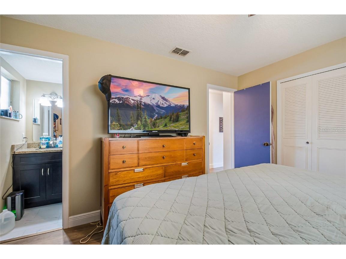 4432 Watch Hill Road Orlando FL 32808 - KRISTY LAKE O6371201 image19