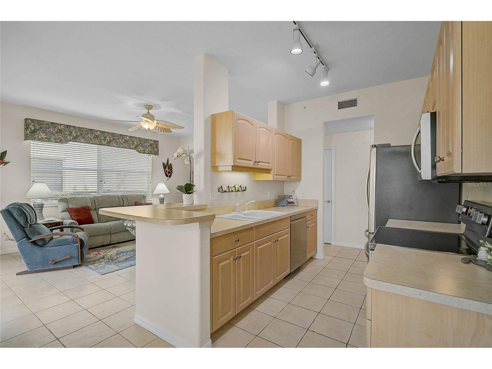 4433 Corso Venetia Boulevard #B18 Venice FL 34293 N6143314 image7